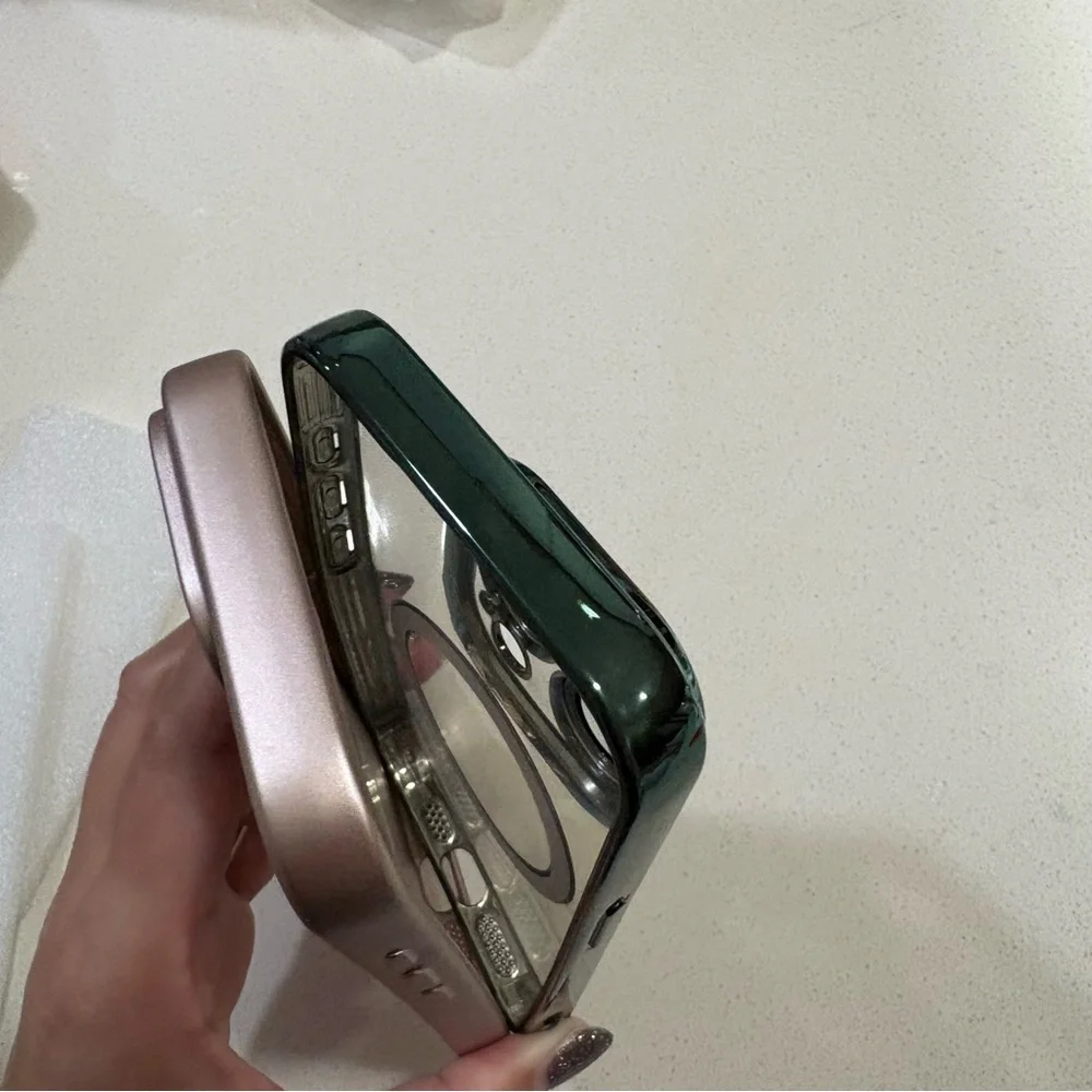 iPhone 15 Pro MagSafe Phone Case - Green and Pink